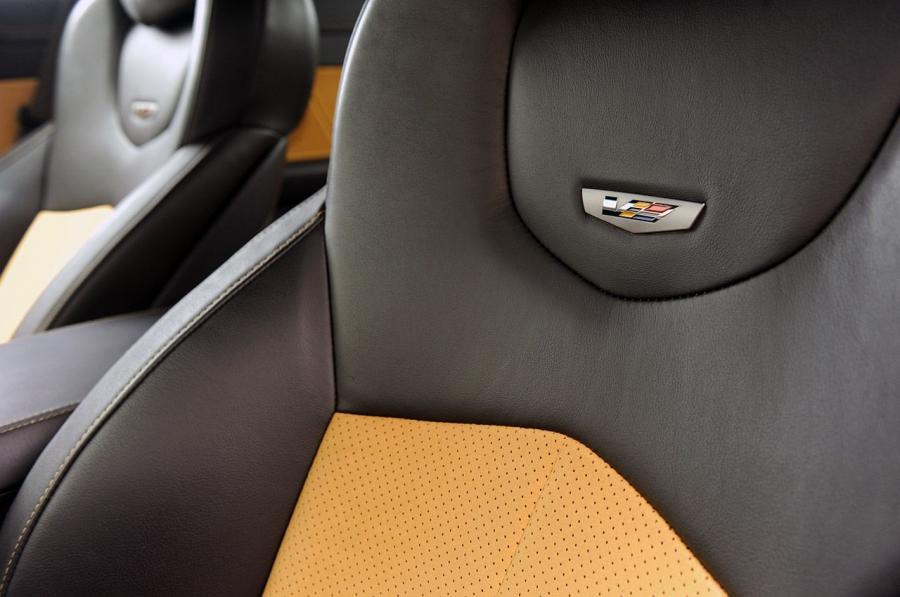  Cadillac CTS-V Coupe 2011 года  (фото 35 из 71)